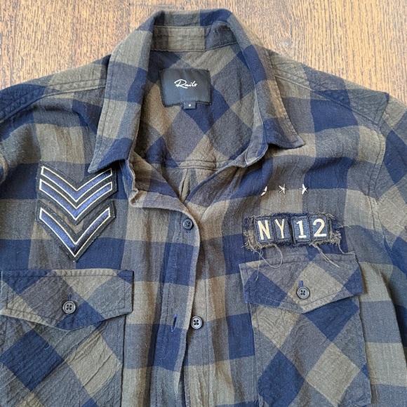 Rails button down. - Picture 2 of 3